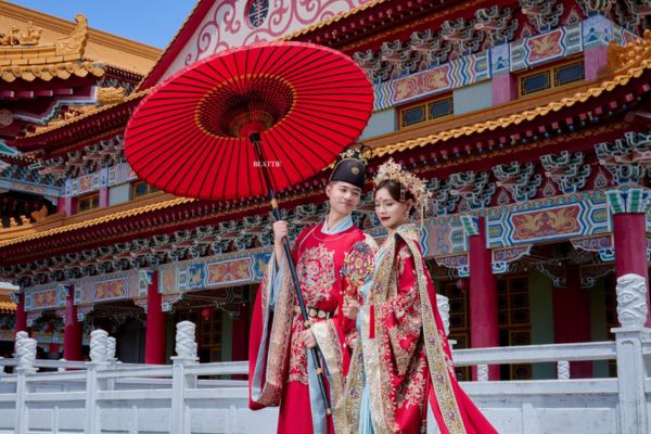中式男女婚紗免費升級拍攝